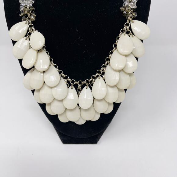 Cream and Gold Tone Bauble Layered Statement Necklace Gem Beads Tiered Costume - Picture 4 of 7